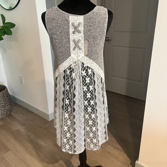 A'Reve Womens Gray Cream Tunic Tank Top Lace Romantic Sz Small Cottagecore - Picture 2 of 5